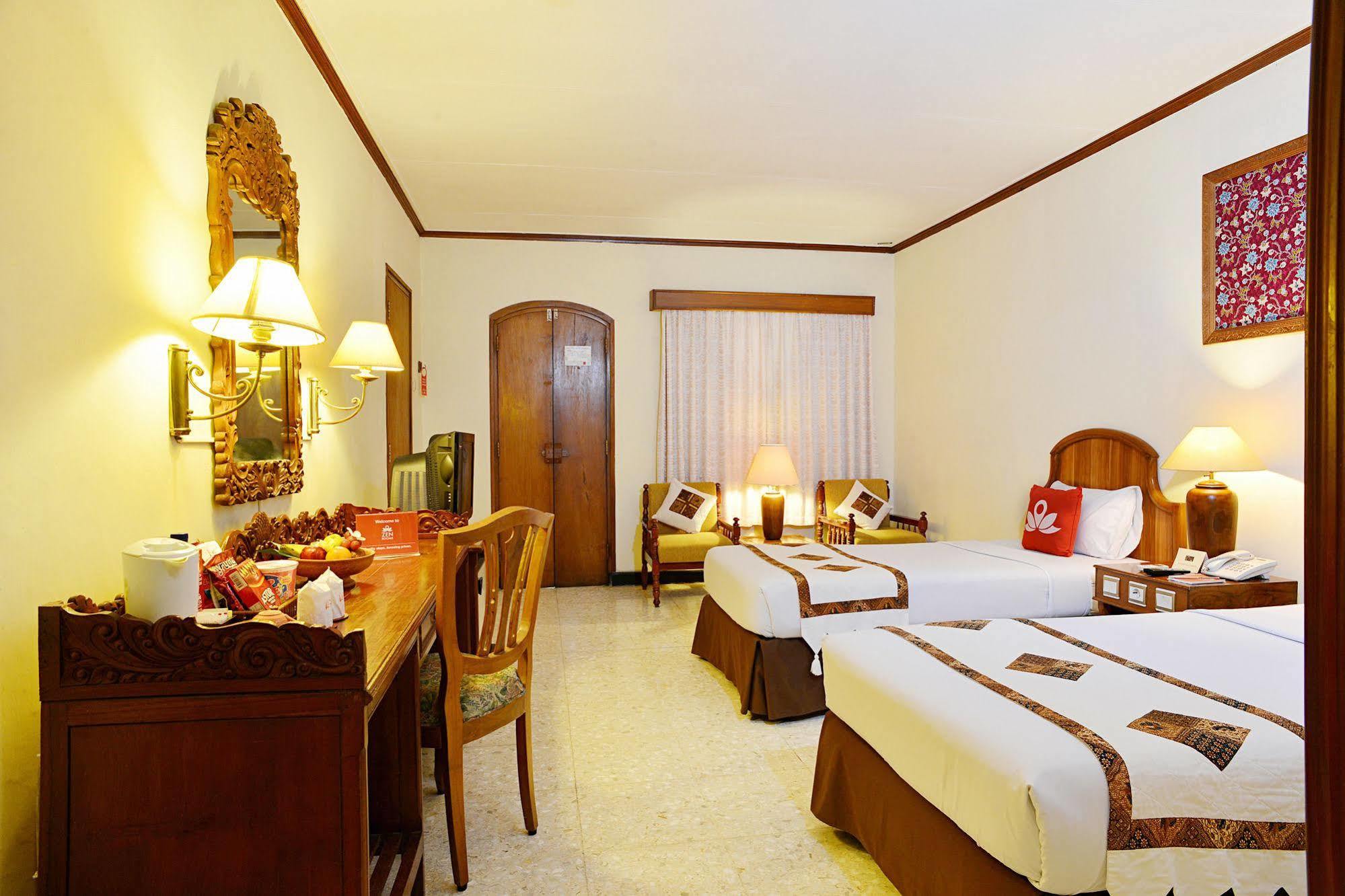 Zen Rooms Jogja Cendrawasih Pakualaman Exterior foto